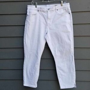 Cosmic Cropped White Jeans Size 32